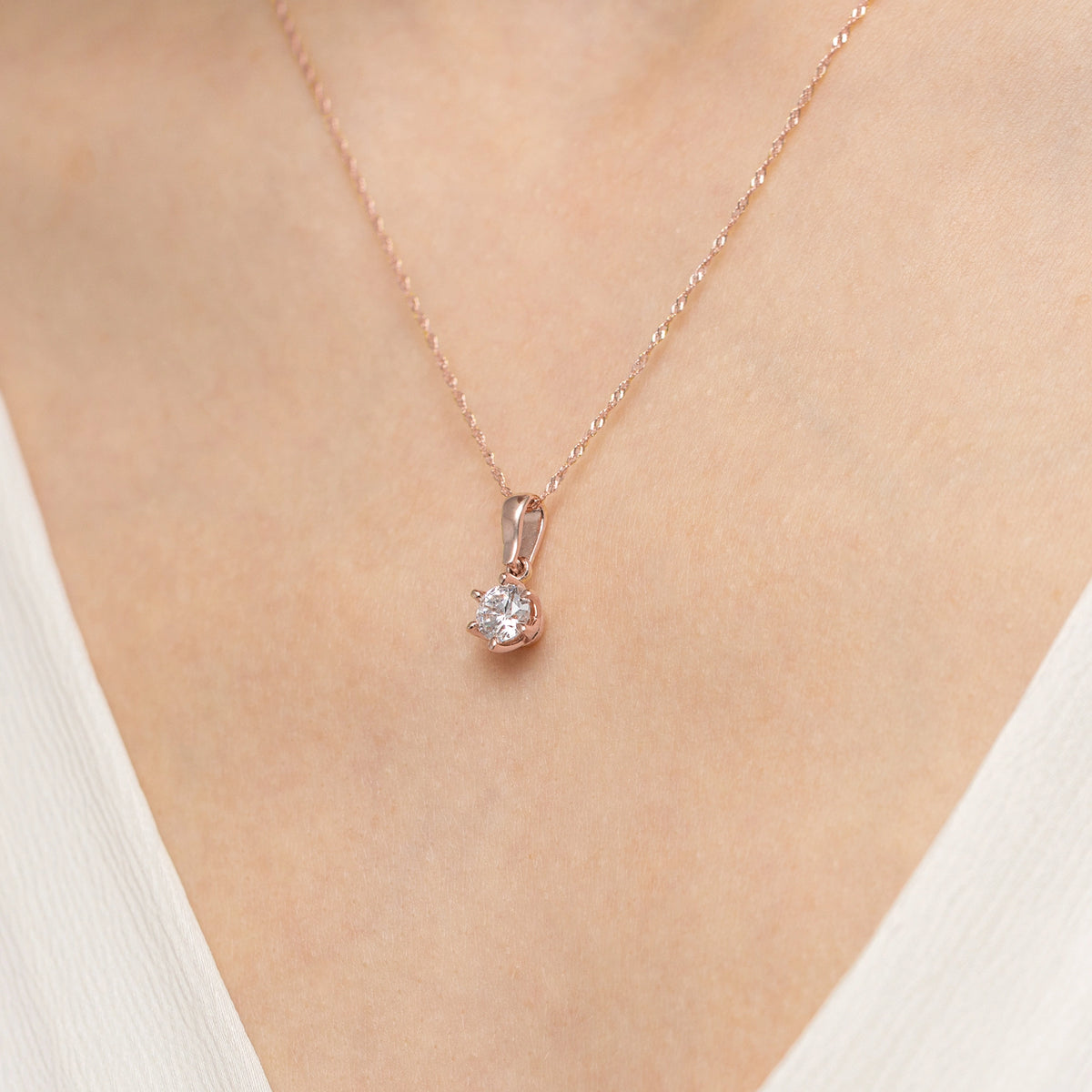 gold-pendant-with-0-70ct-diamond-z0575-diw-04