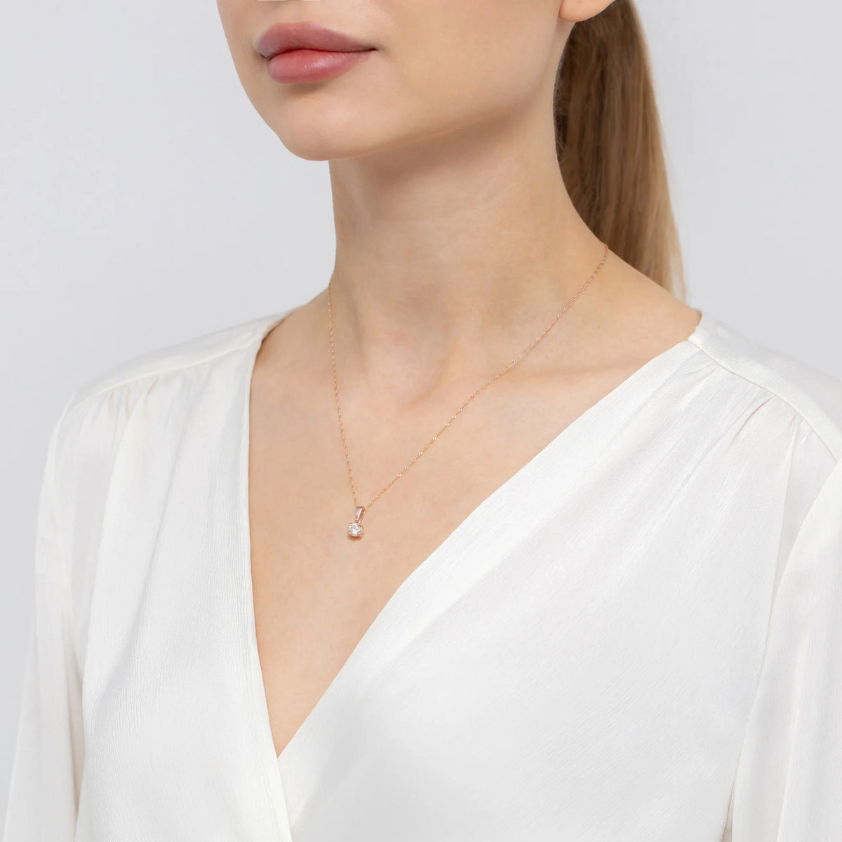 gold-pendant-with-lab-diamonds-z0576-ldw-03