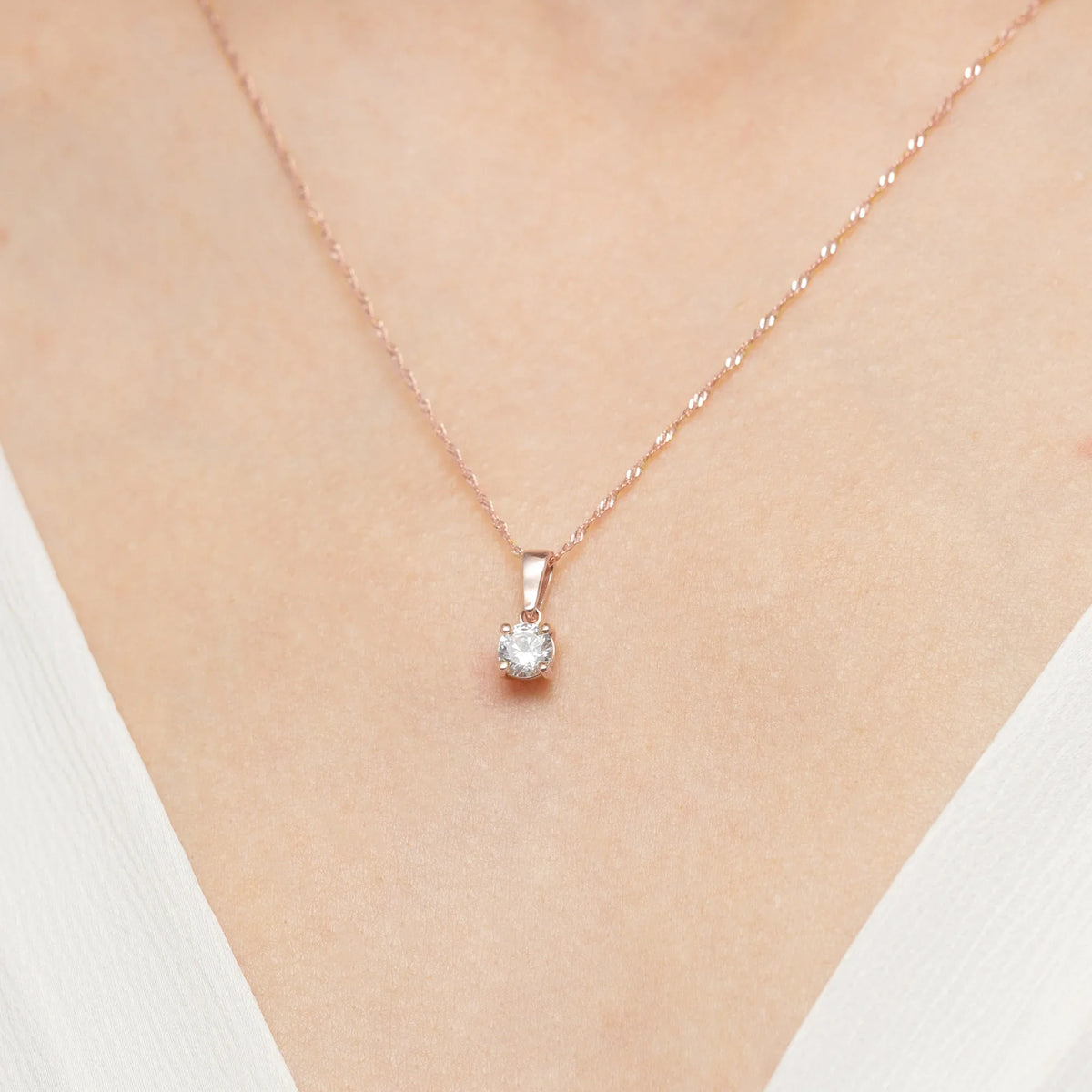 gold-pendant-with-lab-diamonds-z0576-ldw-03