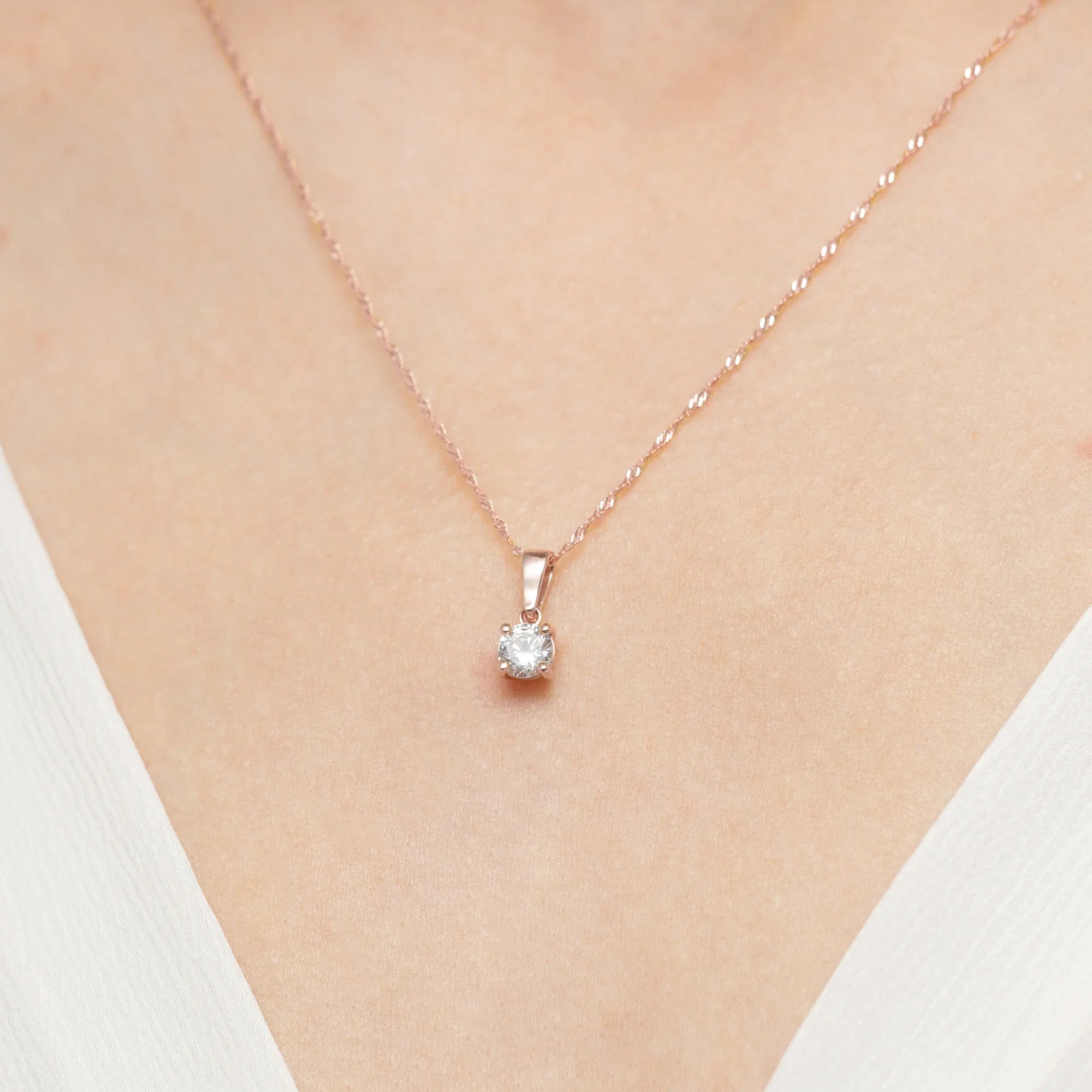 gold-pendant-with-lab-diamonds-z0576-ldw-03