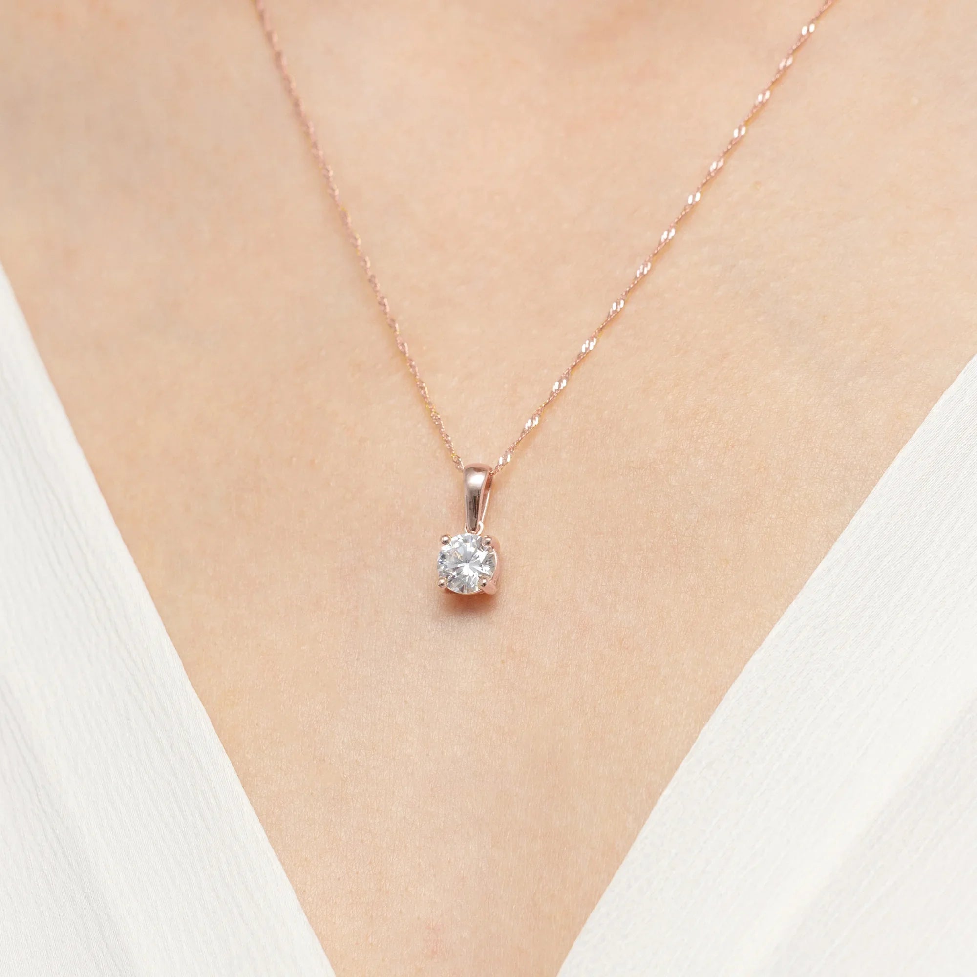 gold-pendant-with-lab-diamonds-z0576-ldw-05