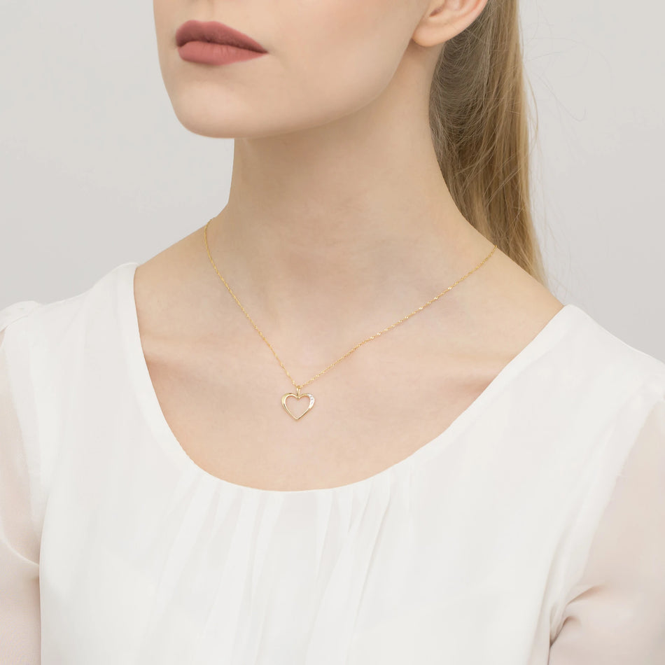 Zlatý náhrdelník s přívěskem ve tvaru srdce a kubickou zirkonií