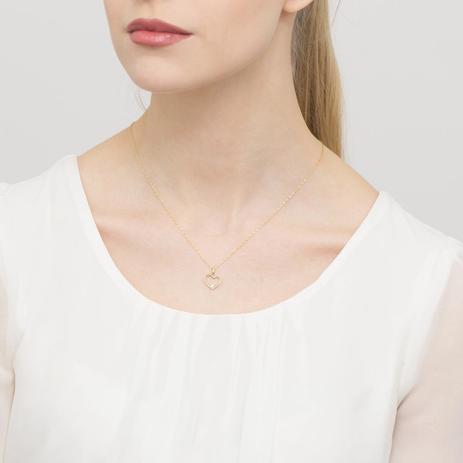 Zlatý náhrdelník s asymetrickým přívěskem srdce na řetízku Singapur