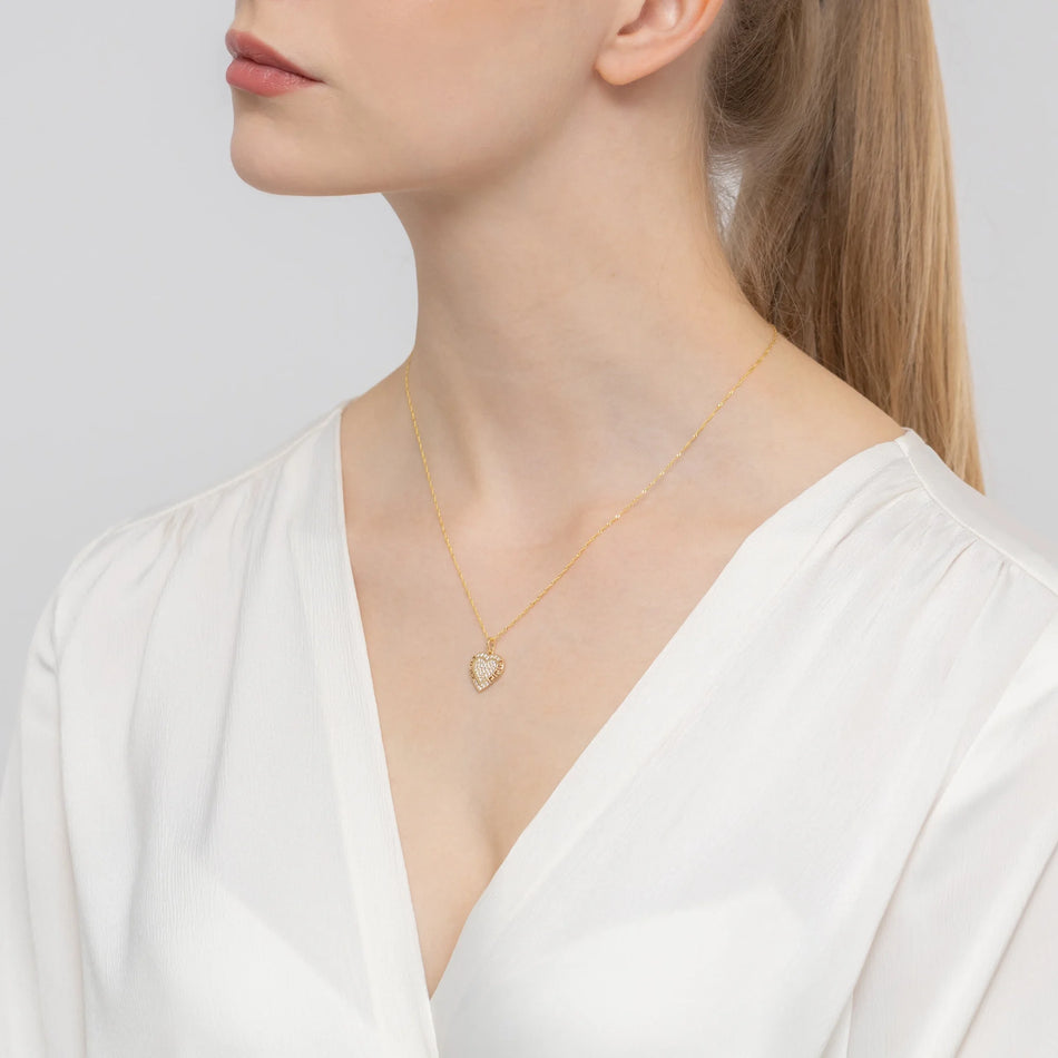 Zlatý náhrdelník s přívěskem ve tvaru srdce a kubickou zirkonií – řecký vzor