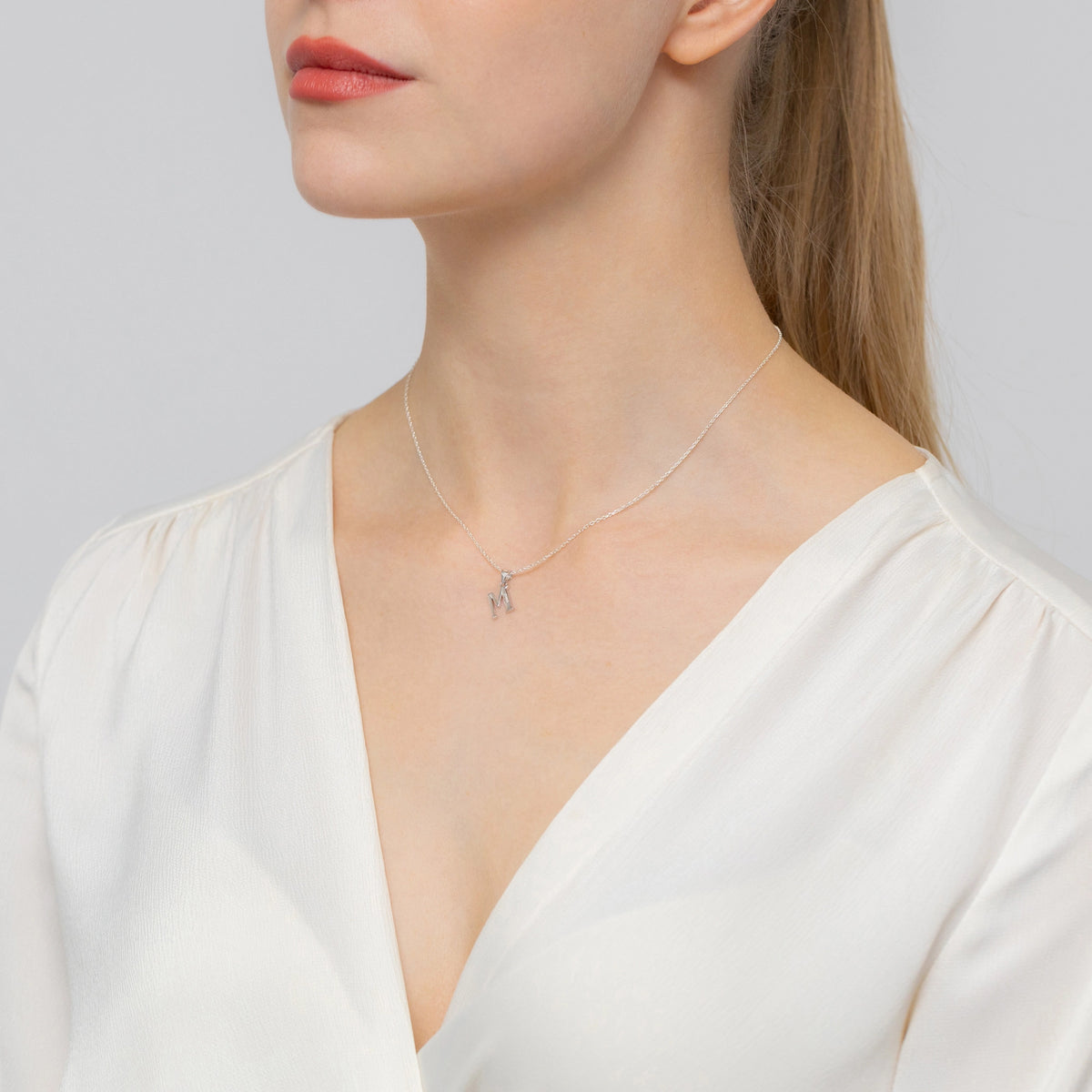 stříbrný přívěsek se zirkonem m-z703-925-s-m