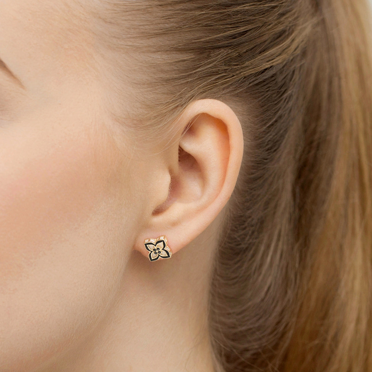 Elegant 14k Gold Studs featuring a stunning B&W flower design. A perfect blend of classic luxury and modern contrast. Timeless, chic, and ideal for any occasion