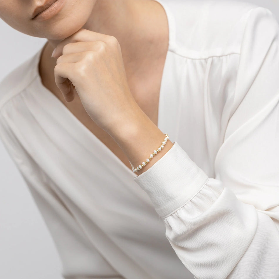 Gold-plated Silber(925) bracelet with pearls. Order gift for mother, girlfriend or fiancee.